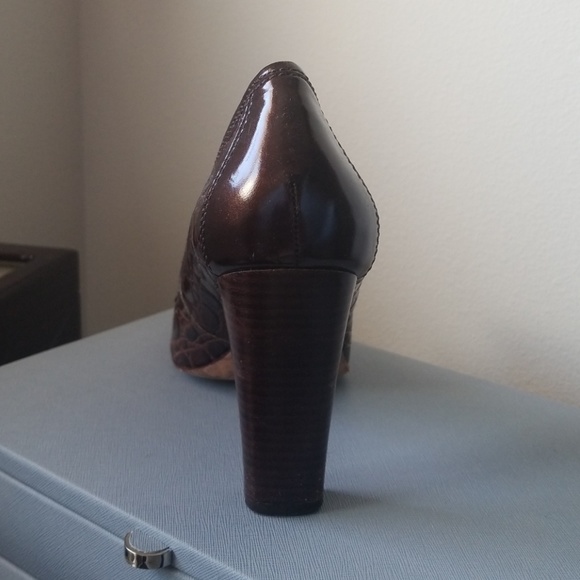 Shoes - Picture 4 of 5